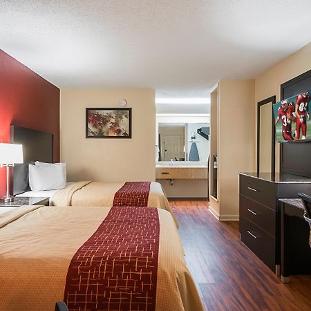 Red Roof Inn & Suites Скотсборо Экстерьер фото