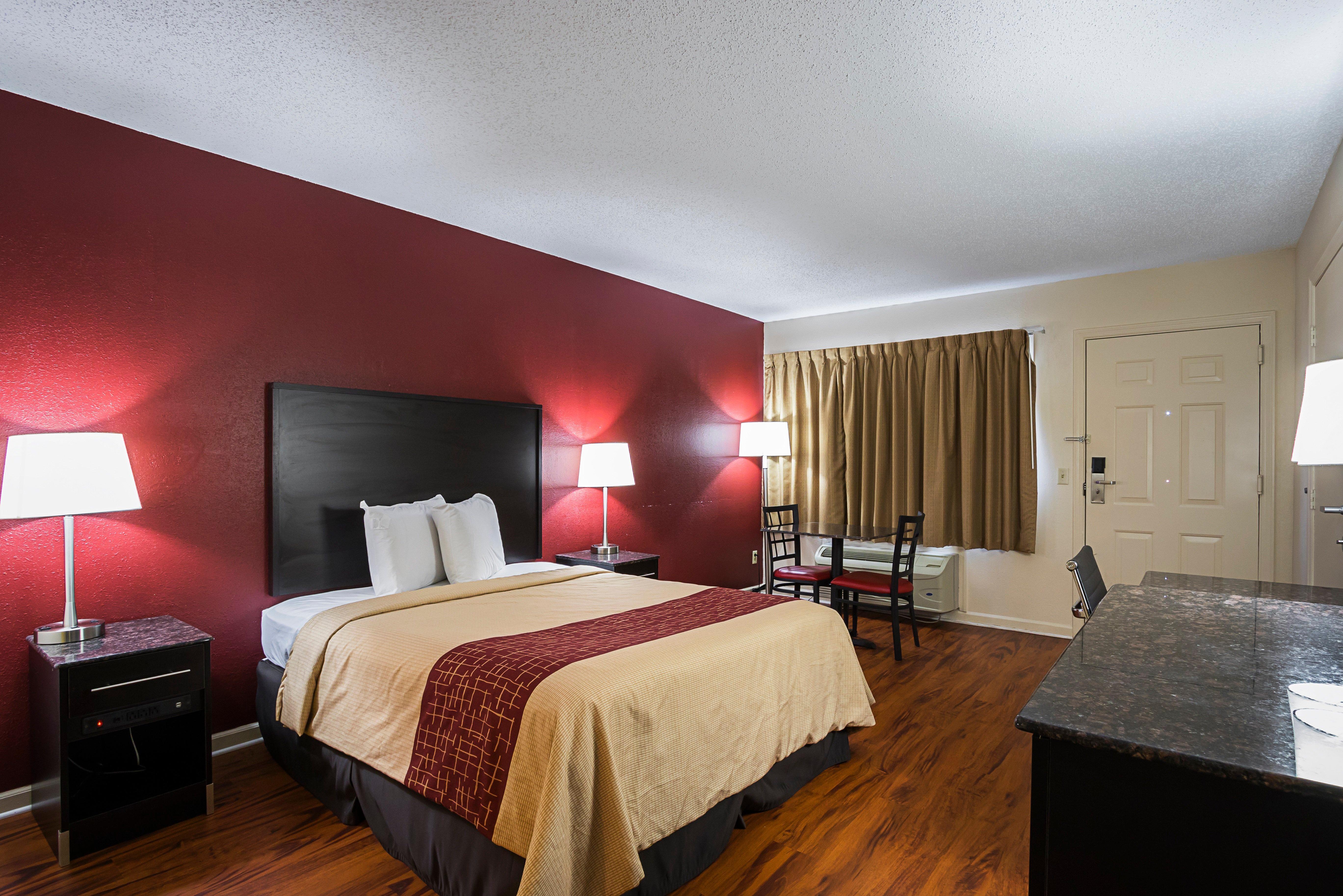 Red Roof Inn & Suites Скотсборо Экстерьер фото